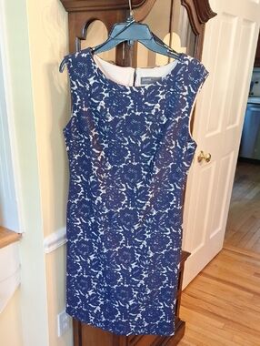 Donna Morgan Navy Floral Lace Sheath Midi Dress, Size 6